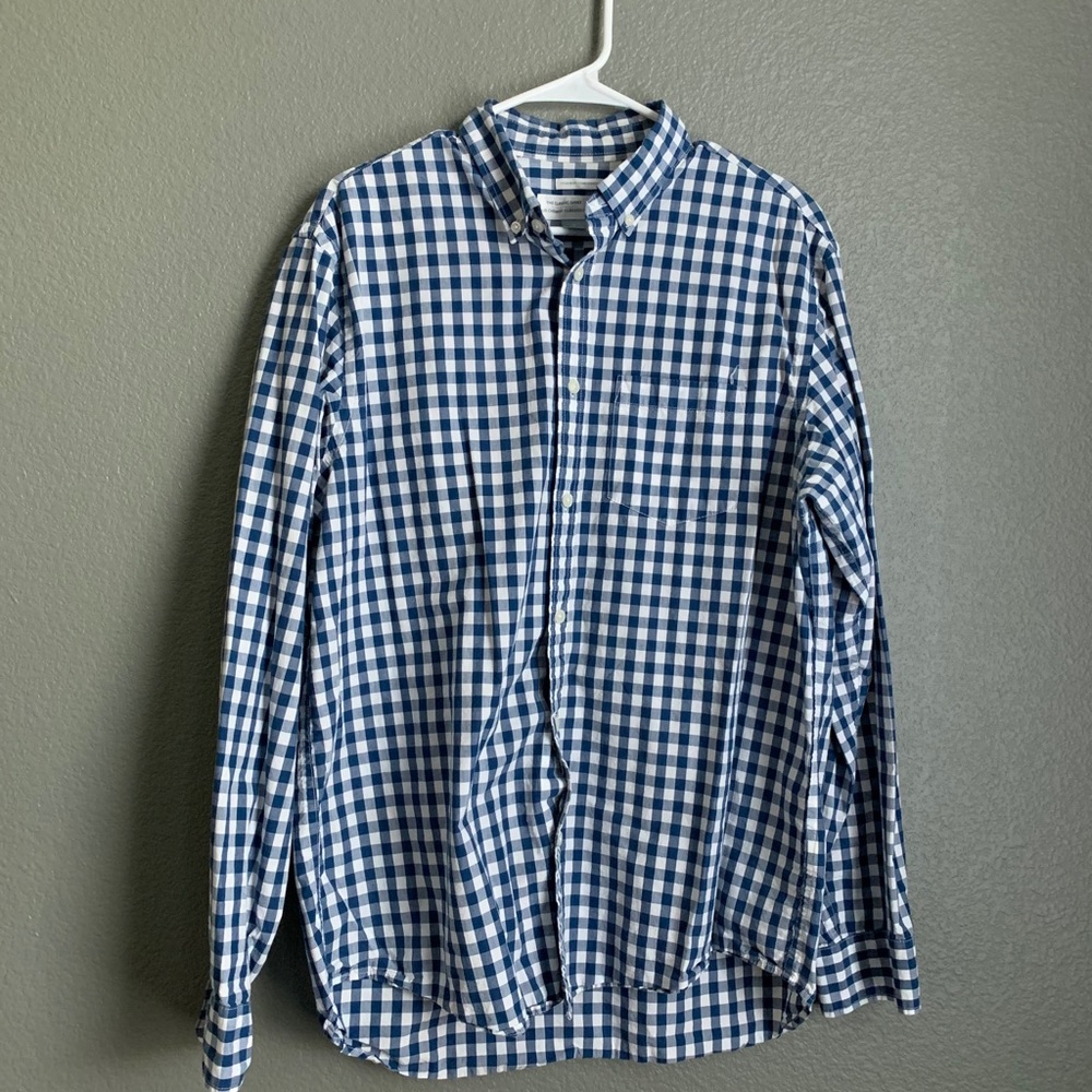 Old Navy Mens Classic Fit Long Sleeve Button Down